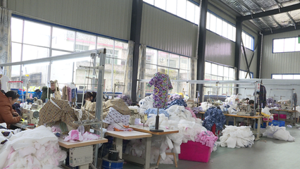 【決戰(zhàn)決勝 脫貧攻堅】通城麥市鎮(zhèn):制衣扶貧微工廠縫出致富路